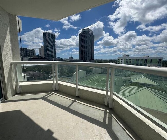 401 SW 4th Ave in Fort Lauderdale, FL - Building Photo - Building Photo