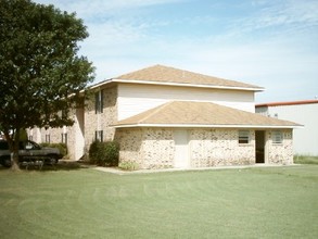 Bay Point Apartments in Pilot Point, TX - Building Photo - Building Photo