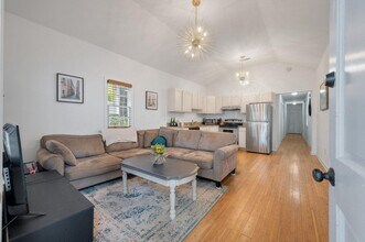 9 Humphrey Ct in Charleston, SC - Building Photo - Building Photo