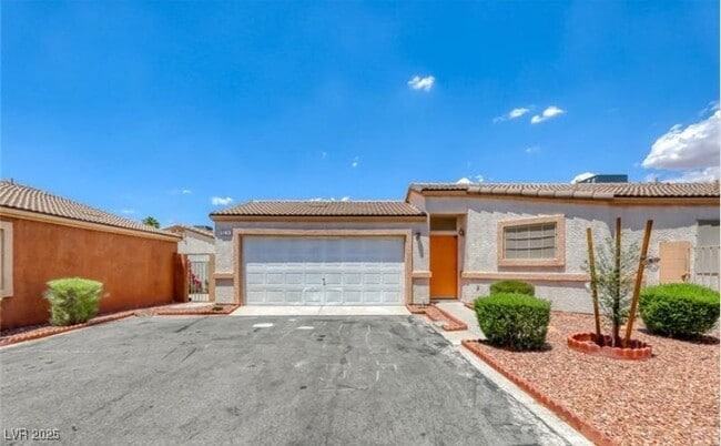 5270 Panguitch Dr in Las Vegas, NV - Building Photo - Building Photo