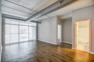 222 Saratoga in Baltimore, MD - Building Photo - Building Photo