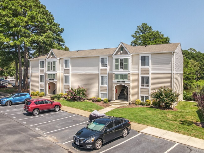 Linkhorn Bay Apartments in Virginia Beach, VA - Building Photo - Building Photo