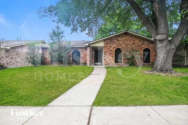 property at 6333 Fallbrook Dr