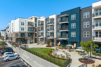 The Series at Riverview Landing in Mableton, GA - Foto de edificio - Building Photo