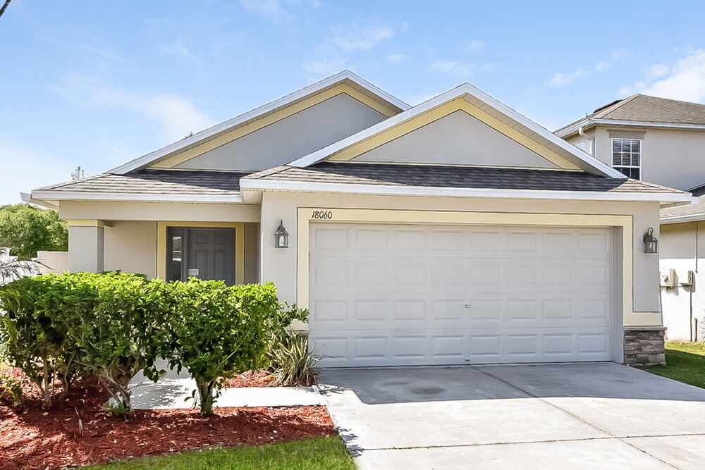 18060 Glastonbury Ln in Land O Lakes, FL - Building Photo