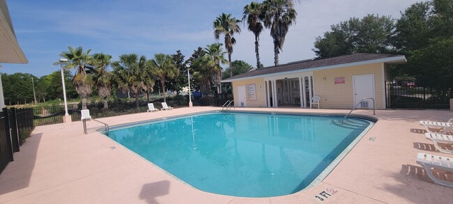 1571 NW 29th Rd in Gainesville, FL - Building Photo - Building Photo