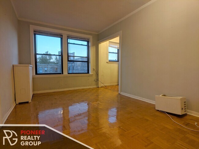 737 W Belmont Ave, Unit 739-411 in Chicago, IL - Foto de edificio - Building Photo