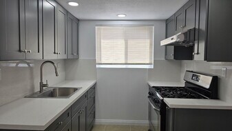2255 Cahuilla St, Unit Unit 28 in Colton, CA - Building Photo