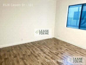 8526 Cashio St in Los Angeles, CA - Building Photo - Building Photo