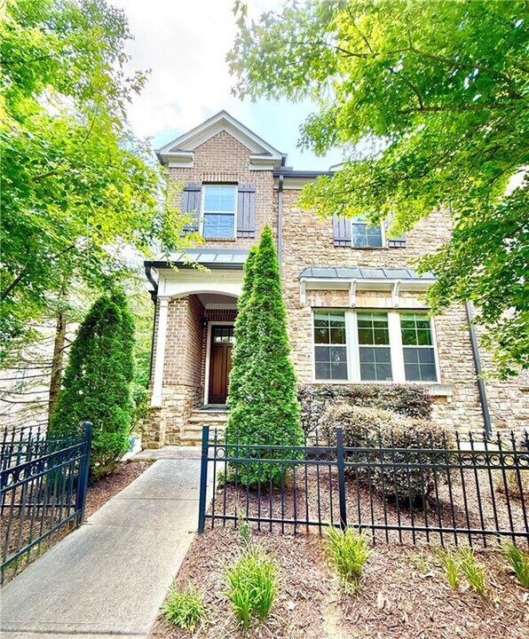 1826 Stephanie Trail NE in Atlanta, GA - Building Photo