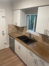 125 Edgewater Dr in Coral Gables, FL - Building Photo - Building Photo