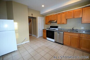 6 Haskell St in Boston, MA - Building Photo