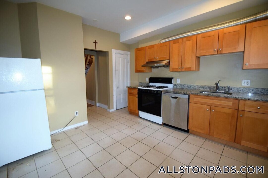 6 Haskell St in Boston, MA - Foto de edificio