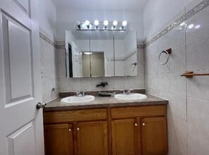 4709 Broadway in Union City, NJ - Building Photo - Building Photo