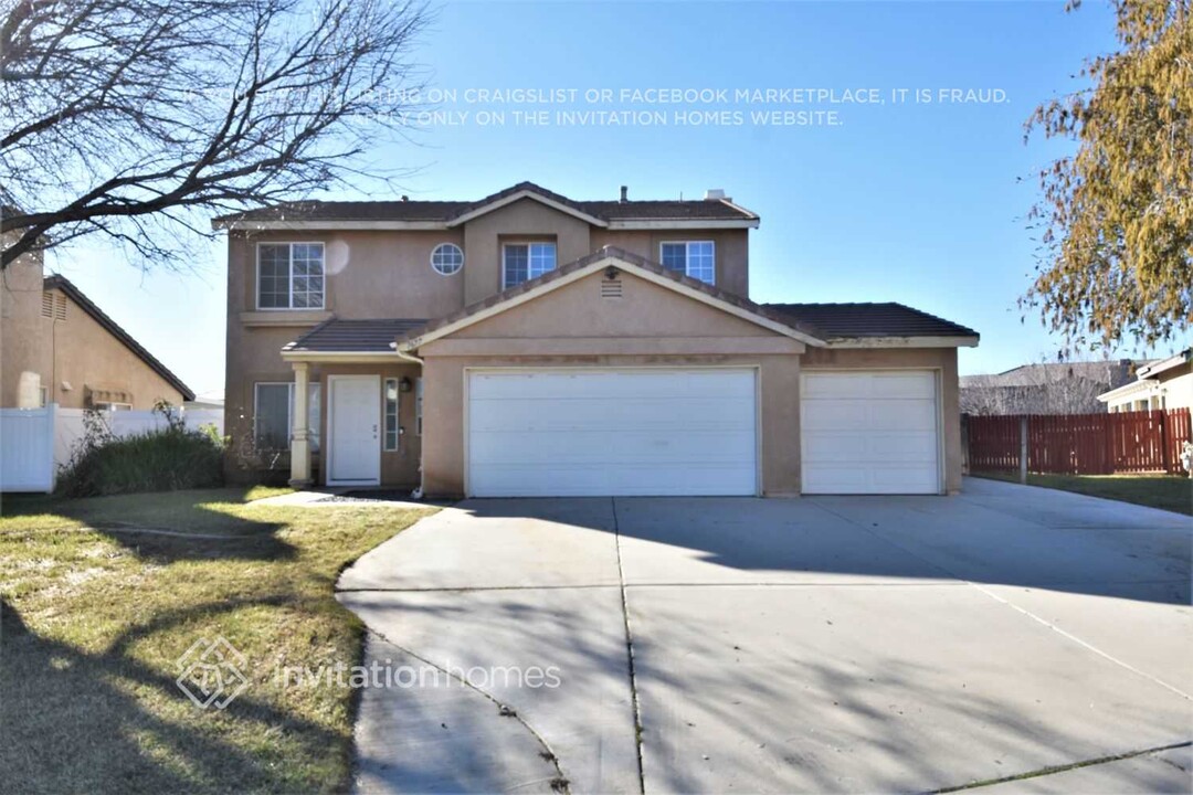 1677 Mesquite Vista in Beaumont, CA - Building Photo