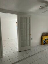 11935 SW 185th Ter, Unit Apt in Miami, FL - Building Photo - Building Photo