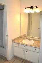 12519 Ashford Meadow Dr, Unit B in Houston, TX - Foto de edificio - Building Photo