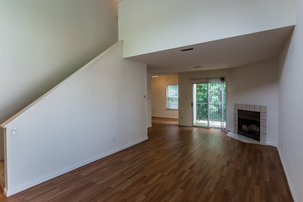 Woodchase Apartments in Chesterfield, MO