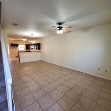 1007 Emerald Valley Dr in Laredo, TX - Building Photo - Building Photo