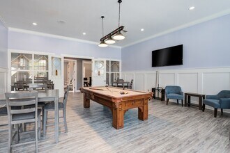 Drexel at Oakley in Cincinnati, OH - Building Photo - Building Photo