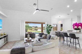 4913 Three Oaks Blvd in Sarasota, FL - Building Photo - Building Photo
