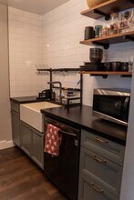 430 N Civic Dr in Walnut Creek, CA - Building Photo - Building Photo