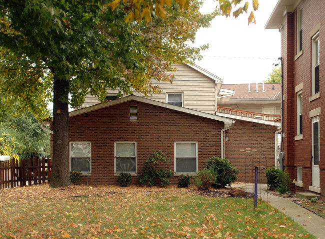 722 Main St in Belpre, OH - Foto de edificio - Building Photo