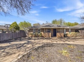 2531 W Twelfth St in Dallas, TX - Building Photo