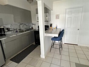 1040 SW 28th St in Fort Lauderdale, FL - Building Photo - Building Photo