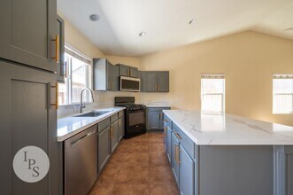 591 S Bundy Dr in Fresno, CA - Building Photo - Building Photo