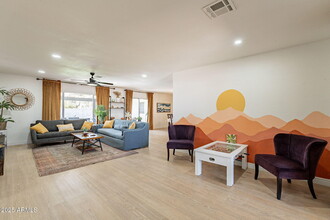 3015 E Dahlia Dr in Phoenix, AZ - Building Photo - Building Photo