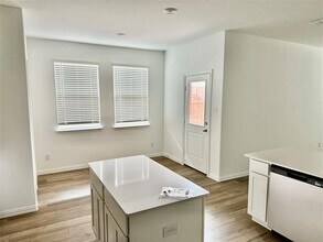 5905 Rostherne Dr in Aubrey, TX - Building Photo - Building Photo