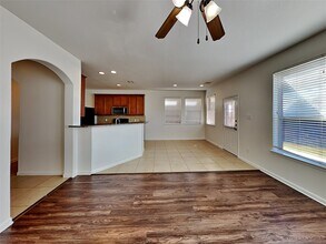 2303 Cantabria Ln in League City, TX - Building Photo - Building Photo