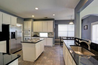 18042 Somerset Knolls Ct in Houston, TX - Building Photo - Building Photo