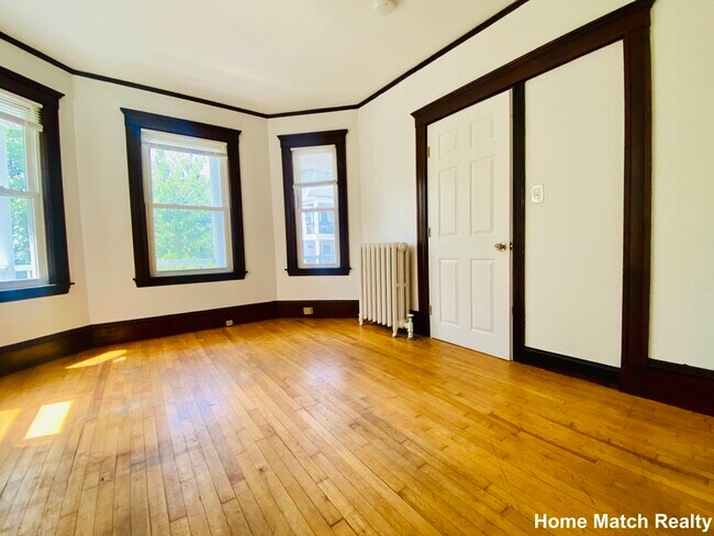 39 Michigan Ave, Unit 1 in Somerville, MA - Building Photo - Building Photo
