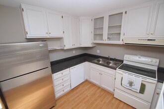 3416 18th St in Bettendorf, IA - Foto de edificio - Building Photo