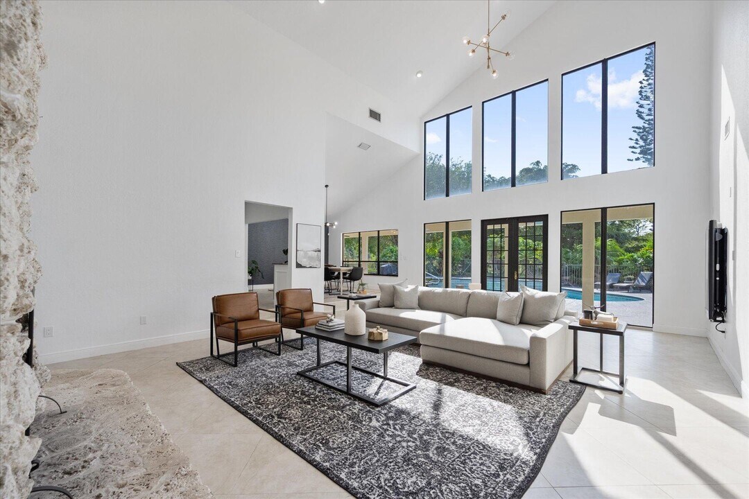 12638 Quercus Ln in Wellington, FL - Building Photo