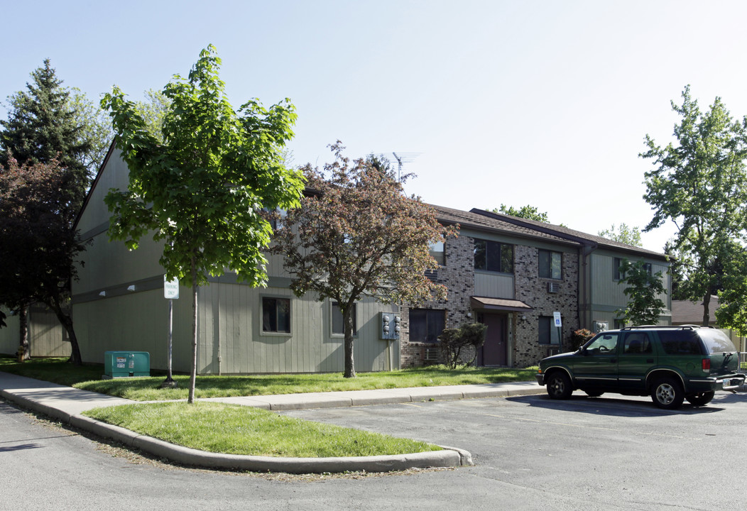 Westland Gardens in Toledo, OH - Building Photo