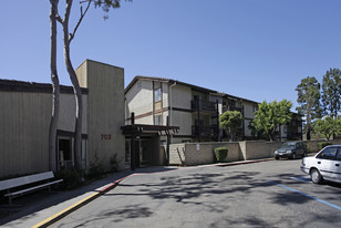 Casa Pacifica Apartments