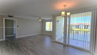 816 Villa Cir in Boynton Beach, FL - Foto de edificio - Building Photo