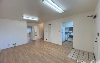 1512 Halekula Way in Honolulu, HI - Building Photo - Building Photo