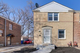 9828 S Yates Blvd in Chicago, IL - Building Photo - Building Photo