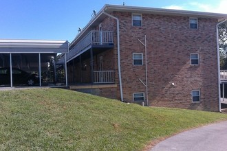 Golden Eagle Apartments in Greeneville, TN - Building Photo - Building Photo