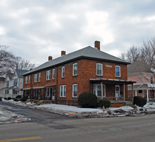 96-106 S Galloway St Apartments