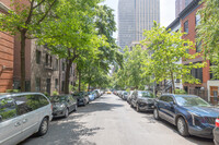 170 E 93rd St in New York, NY - Foto de edificio - Building Photo