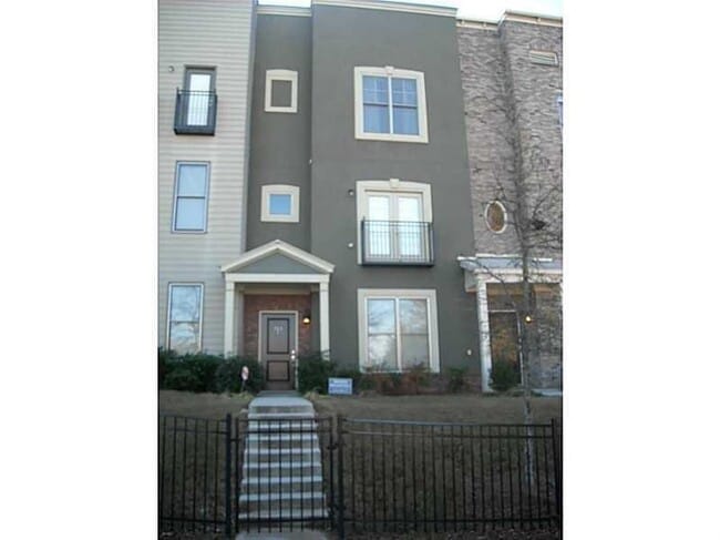 property at 783 Liberty Commons Dr NW