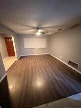 1317 N Shangri-La Dr in Daytona Beach, FL - Foto de edificio - Building Photo