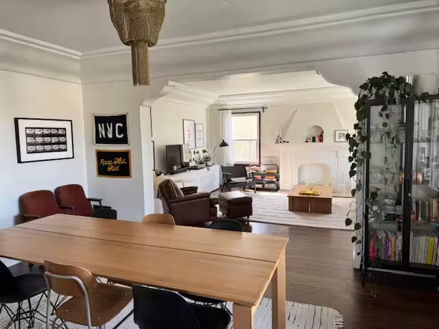 1226 S Orange Grove Ave in Los Angeles, CA - Foto de edificio - Building Photo