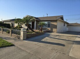 5749 Los Amigos St in Buena Park, CA - Building Photo
