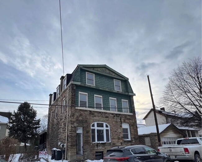 308 Bessemer Ave, Unit 4